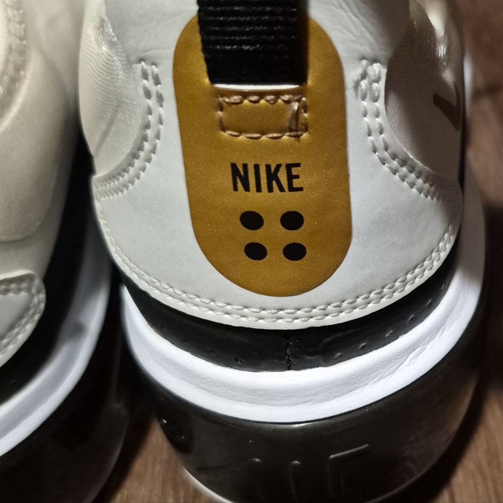 Nike Air Max Dia White Black Metallic Gold shoes in size 8.5 Womens - Picture 6 of 10